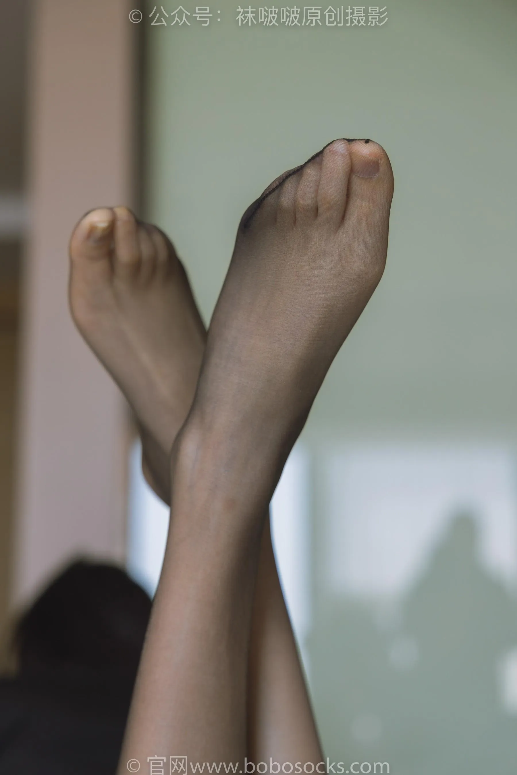 [BoBoSocks袜啵啵]NO.216 小甜豆-两双高跟鞋、肉丝、油亮黑丝[23] [55P]插图3